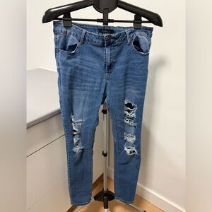 Bluenotes Light Wash Distressed Skinny Jeans – Women’s Size 34 – Stretch Denim